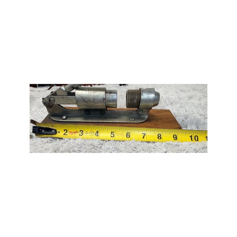 Vintage Reed's Rocket Pecan Cracker Manual Lever Nutcracker Wood Little Rock - Picture 8 of 9